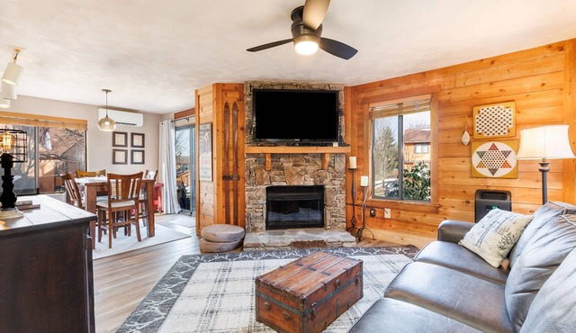 Swiss Mountain 1 Bedroom - Premier Unit with Patio by RedAwning
