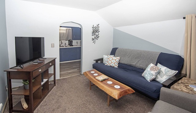 TH3-Updated Apartment Downtown Munising, Walk to Attractions & Lake Superior