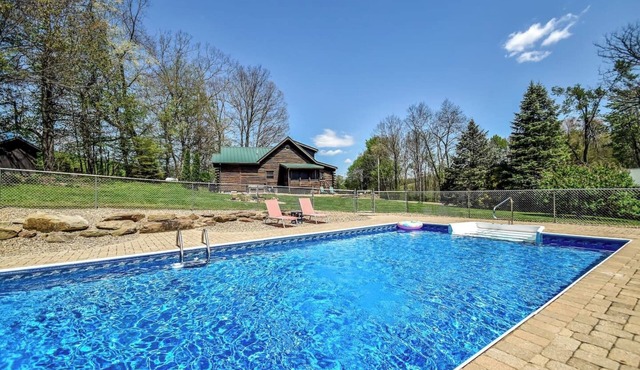 The Alibi Cabin - Pool, Hot Tub & Private Trails - Secluded 17-Acre Retreat