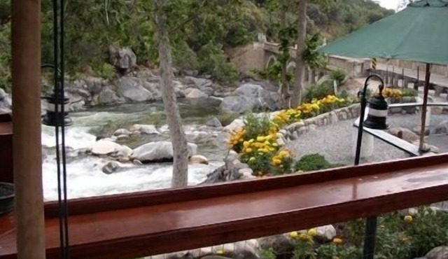 The Gateway Restaurant & Lodge in Three Rivers
