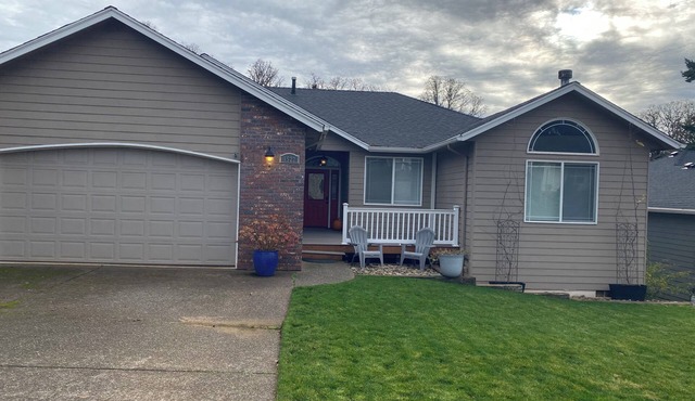 The Gathering at Jonmart SE Salem 5-bedroom house tranquil with AC, fenced Yard.
