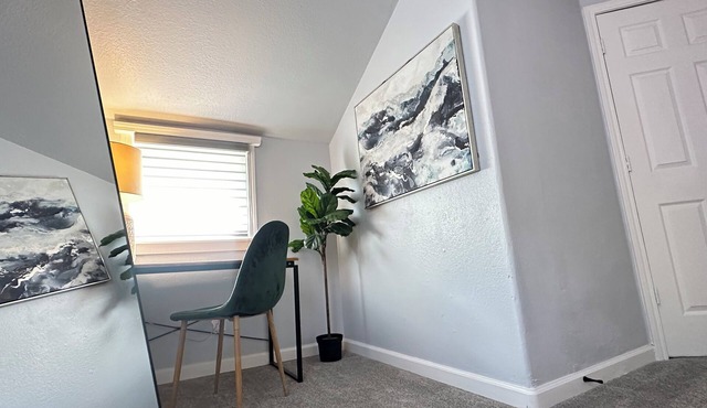 The Oasis - Your Luxury 2BR/1.5BA Home in Downtown Modesto