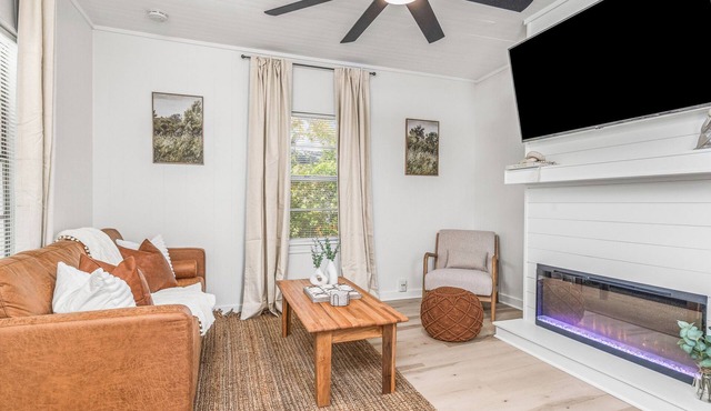The P'Cola Sunrise. 1 bed 1 bath cottage