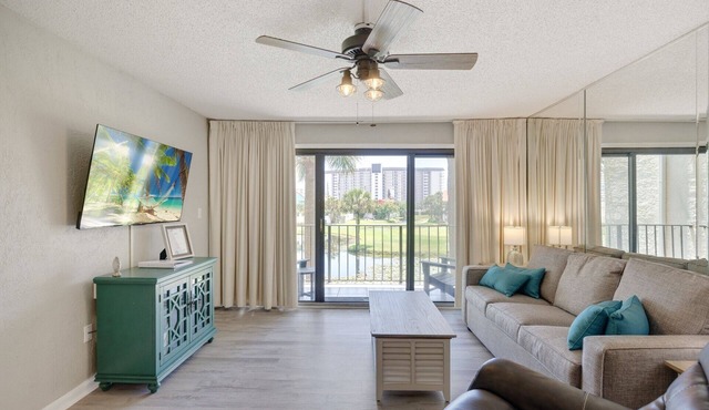 The Perfect Getaway @ White Sand villa: spacious, near the beach, no elevators
