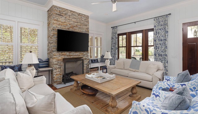 Tranquil Waterfront Retreat + Sunrise Views in Bluffton