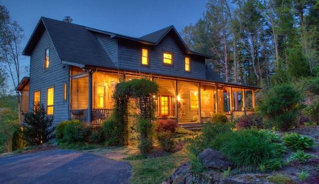Unbelievable Mountain Cabin on the Historic Chattahoochee River- 3/26 Remodel
