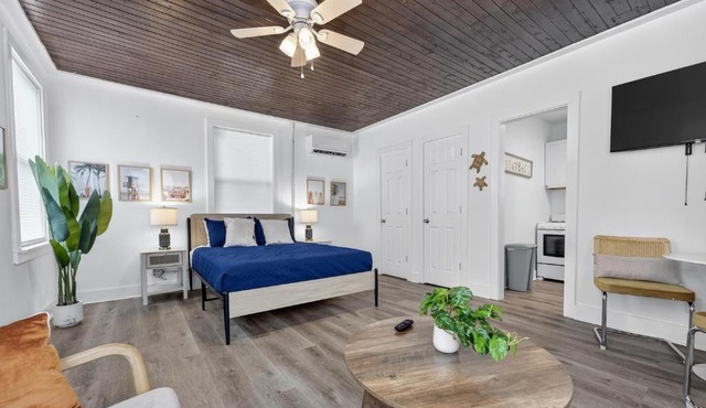Unit 1 Pensacola Cozy Studio