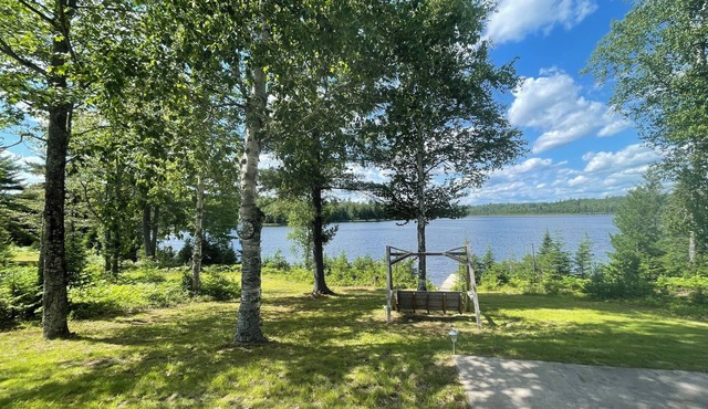 UP Lakeside Cabin - Summer Lakefront Cabin — Swim, Paddle & Relax