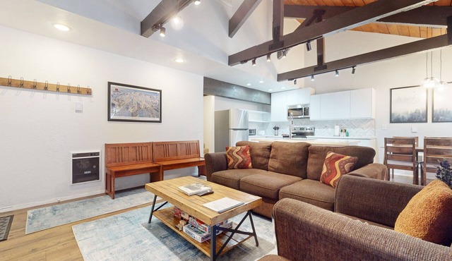 Upgraded Cabin, Private Wash/Dryer. Great Complex Amenities, Near Golf Course