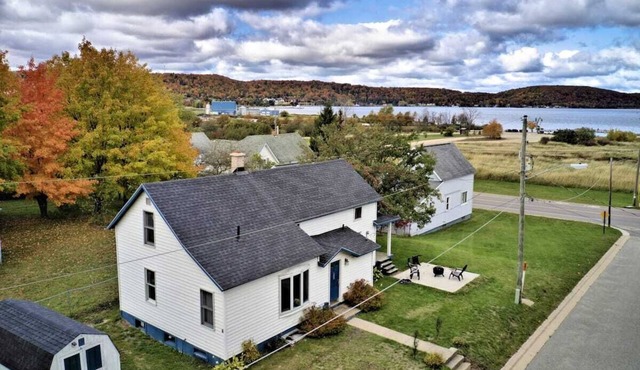 Vacation Cottage overlooking Lake Superior!