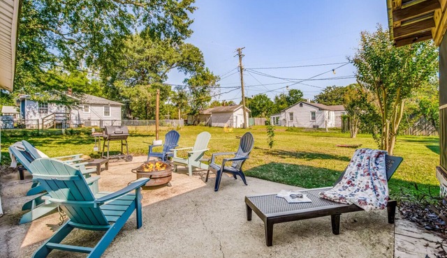 Walk to Beach | Pet-Friendly Yard & Games
