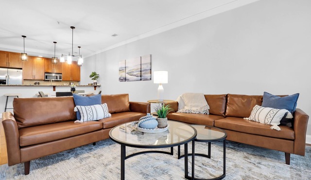 Walk to Forsyth + River St | Gated Parking + 2 Ensuites | The Juliette