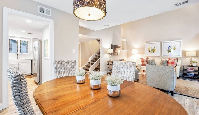 Walk to Harbour Town! Villa Pool Just Steps Away, Coastal Chic