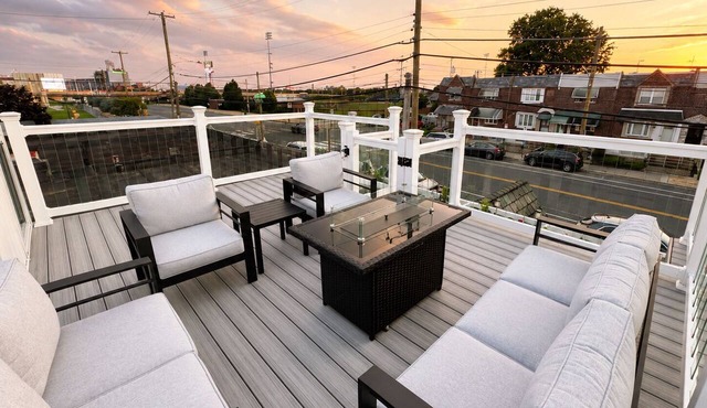 Walk to Stadiums & Concerts, Roof Deck, 2BR/2BA