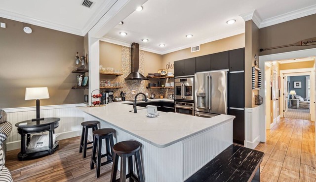 Walkable Retreat, Steps to Beach Club