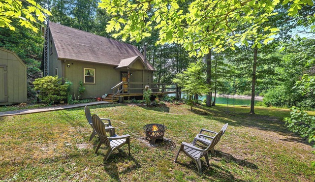 Waterfront Beaver Lake Cabin Retreat