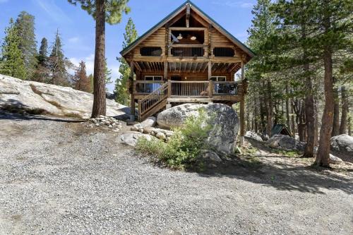 Whispering Pines Lodge | Family Mountain Retreat