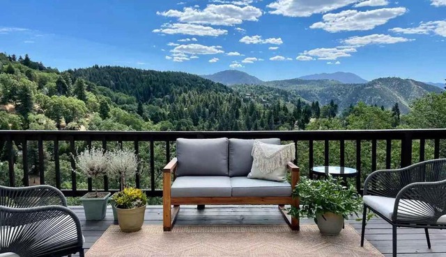 @wild olive den ~ Serene Weekend Getaway Cabin