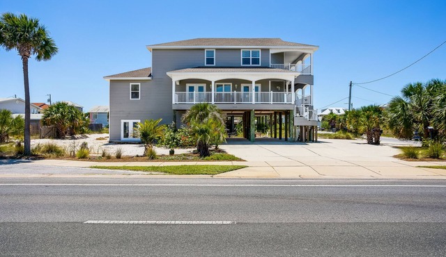 Wonderful 6 BR 3.5 BTH, Elevated Family Beach Home w/2800+ Living Sq Ft!