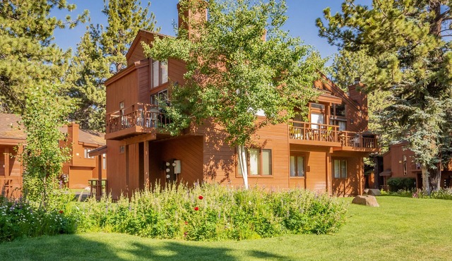 Woodlands #3: 2BR/Loft/2BA Sleeps 8 Beautiful Mountain Retreat, Winter & Summer