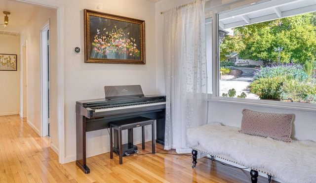 Work & Relax! Updated Walnut Creek Home w/Office in Walnut Creek