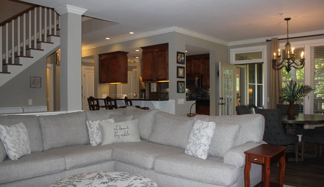 WOW! 30% Off Until Oct. 1st | Walk to Ritz, Golf Front, 3 King Beds, Book Now in Greensboro