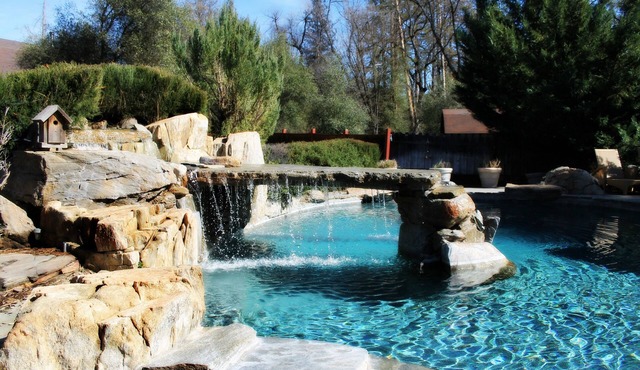 Yosemite area home w/Private River Access, Awesome Pool - Perfect for Families