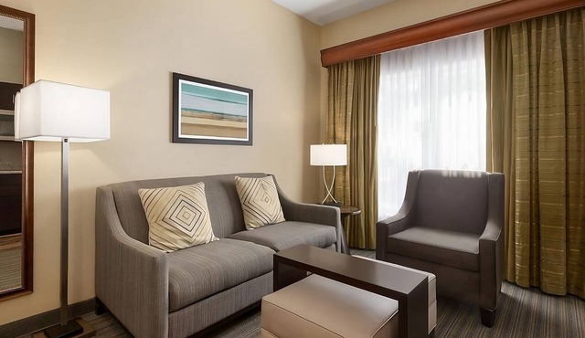 Your Next Favorite Escape Starts Right Here! 3 Units, Outdoor Pool, Pets Allowed in Clearwater
