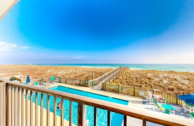 1st Floor Exquisite Gulf-Front Condo In Navarre Beach W/Shared Pool
