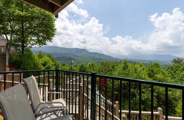 Deer Ridge Mountain Resort E108