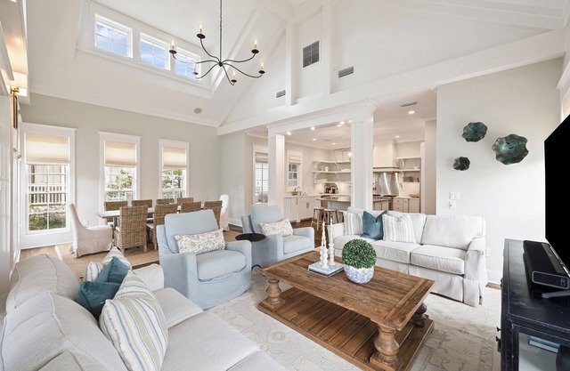 Gulf View Getaway w/Pool and Golf Cart