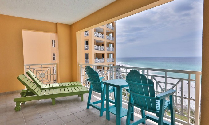 Silver Sands Beach Condo | 4 BR En Soleil Directly on Gulf, Beautiful unit on the 11th floor!