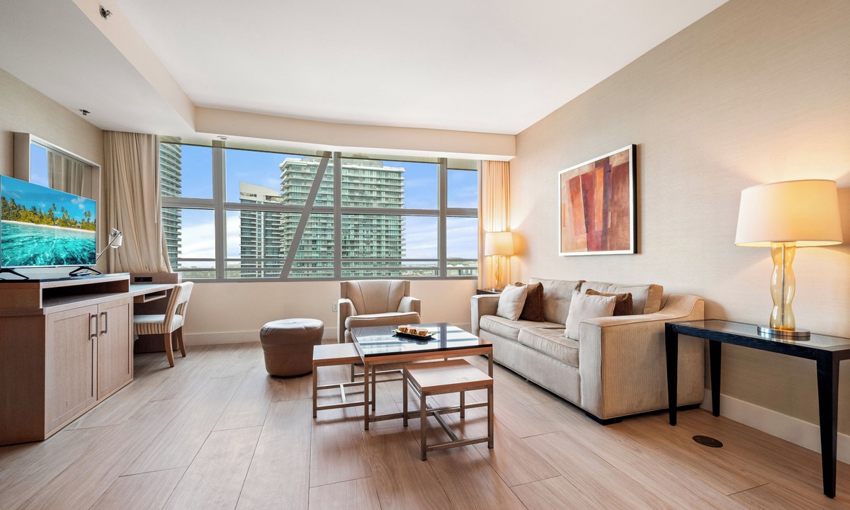 Brickell Apartment | Brickell Arch Apartment City Views & Free Parking by Palermo Home Miami