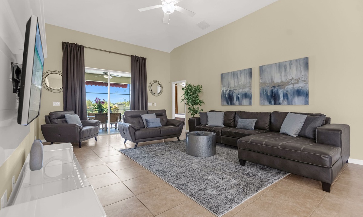 Crystal Cove House | Upstay - New Home Near Disney w Private Pool BBQ