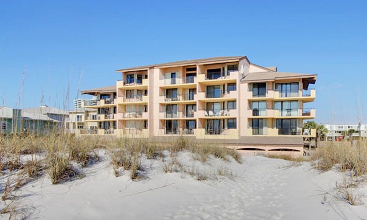 Pensacola Beach Condo | Great Location Right on the Water – Large Community Pool!
