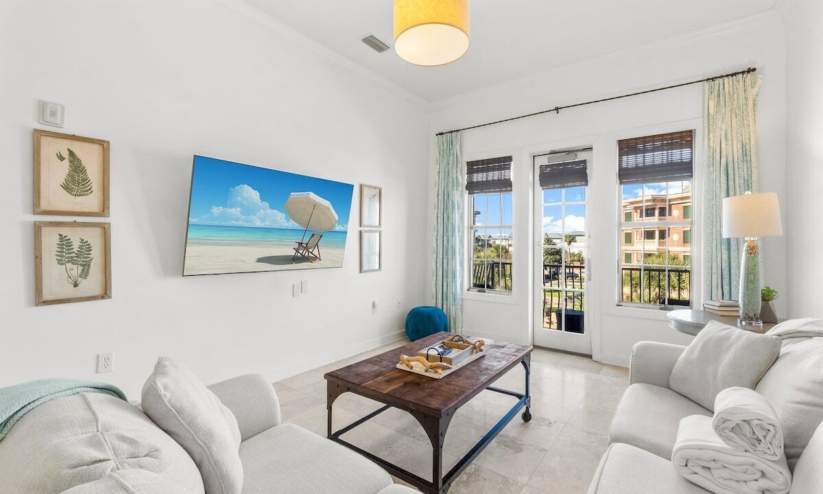 Seacrest Beach Condo | The Holland House 331–Spacious Condo–Sleeps 8