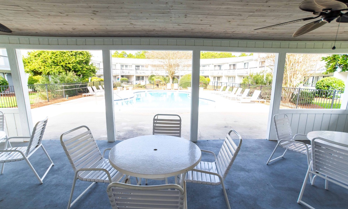 Seagrove Beach Condo | In the heart of Seagrove Beach, walking distance to shopping & dining