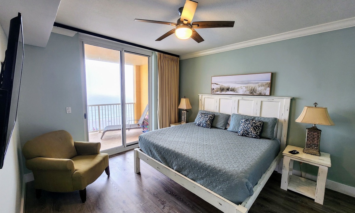 Fort Walton Beach Condo | Penthouse | Ocean Front | Azure#607 | Renovated