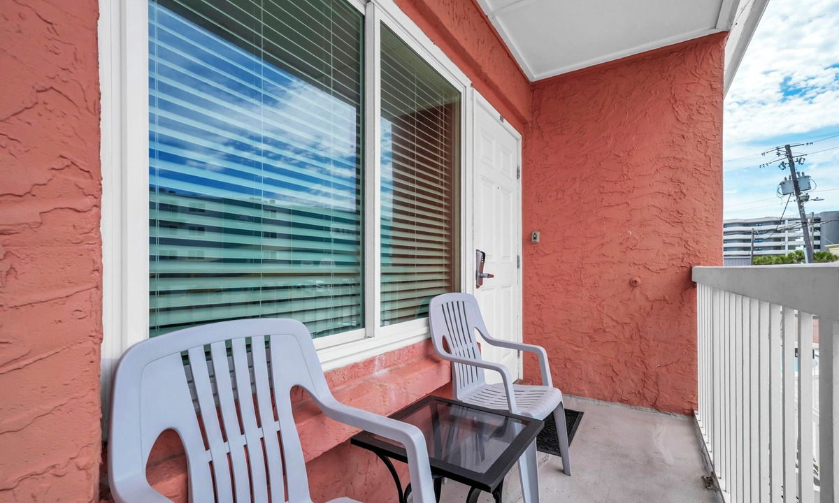 Fort Walton Beach Condo | 203 Tropical Isle~1 Bedrm 1 Bath BeachBungalow~Great Rates-Sleeps 5~ AUG SALE