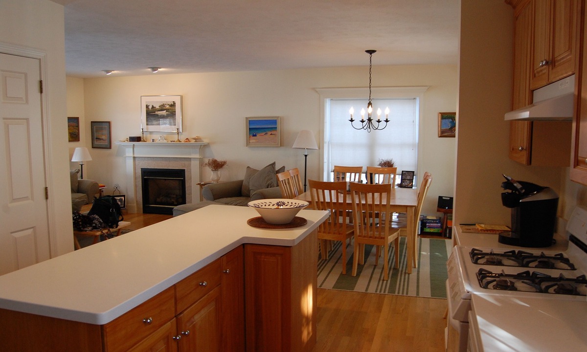 East Falmouth House | Relaxing Lakefront Dog Friendly 4 Bedroom Home Close to Town, Beaches & Shopping