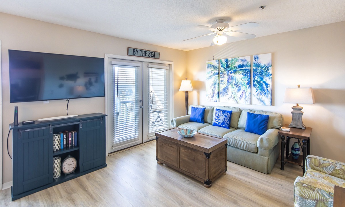 Gulf Place Condo | Gulf View! Pool, Tennis, Private beach access, elevator + shops/restaurants