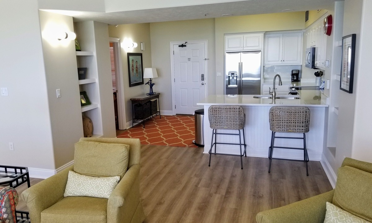 Thomas Drive Condo | Georgeous 2-Bedroom; Disc Fall Rates! Spect Gulf Views; Beach Chair Serv Incl.