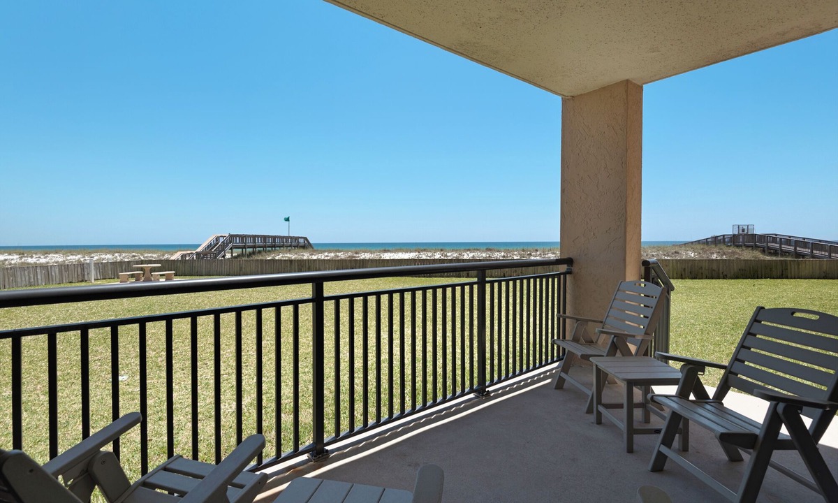 Navarre Beach Condo | 🌊Fleur De Sel: Renovated Gulf-Front Condo with Beach Service | Walk to Beach🌊