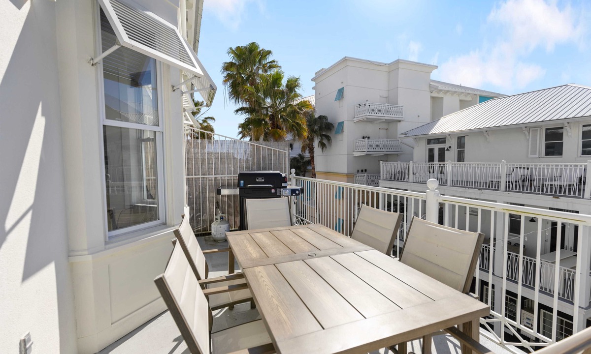 Sunnyside Condo | Carillon Market 305 | Renovated Gulf-Front Escape