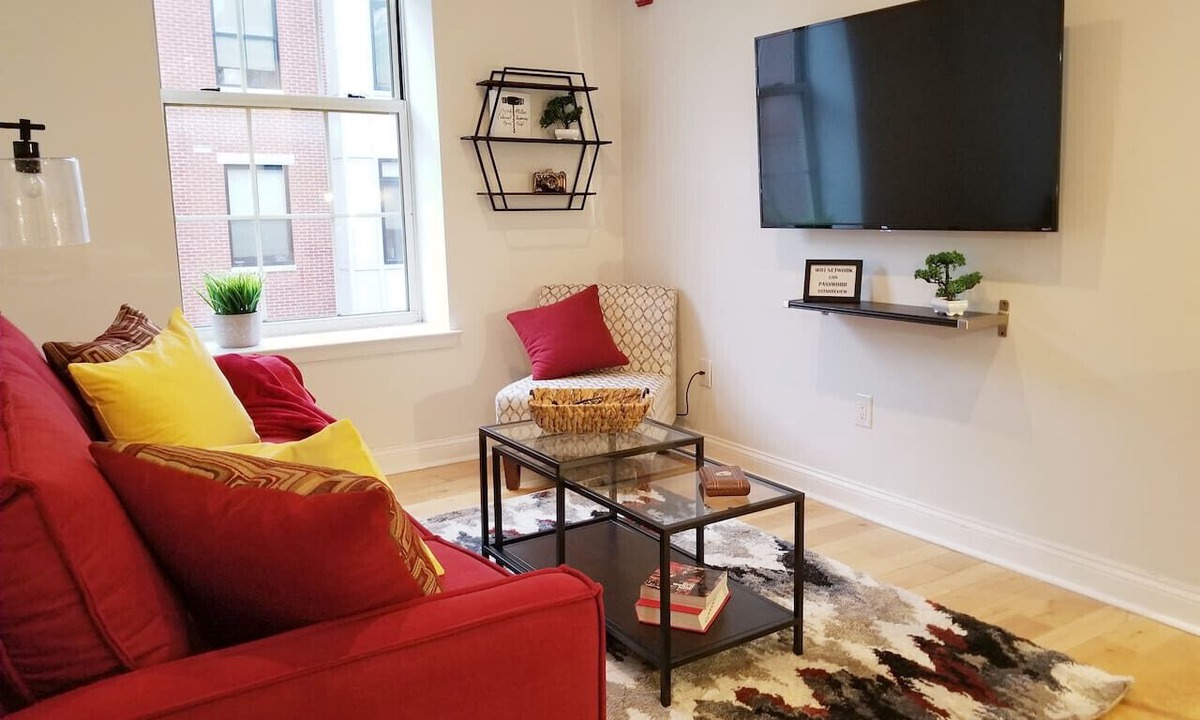 Old City Apartment | Old City Apartment with Full Kitchen