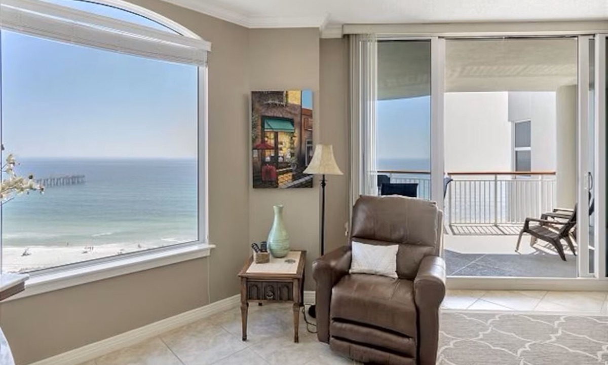 Navarre Beach Condo | Beach Colony West 11C Gulf-Front 3BD/3BA w/Beach Service + Sleeps up to 8