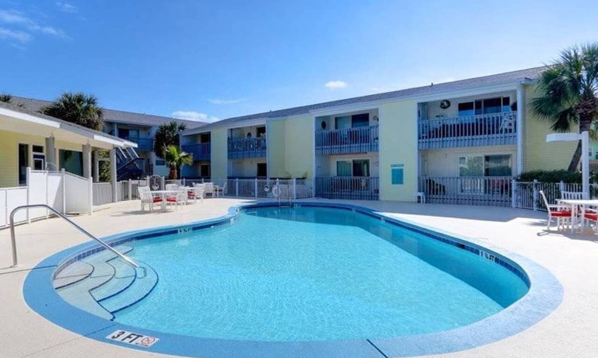 Pensacola Beach Condo | Affordable Gulf View Condo w/Pool!