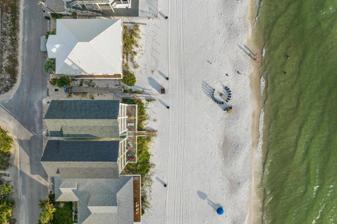 Lower Grand Lagoon House | Pineapple Paradise! 6BR 7BA beachfront house! Private Pool! Grill! Sleeps 16!