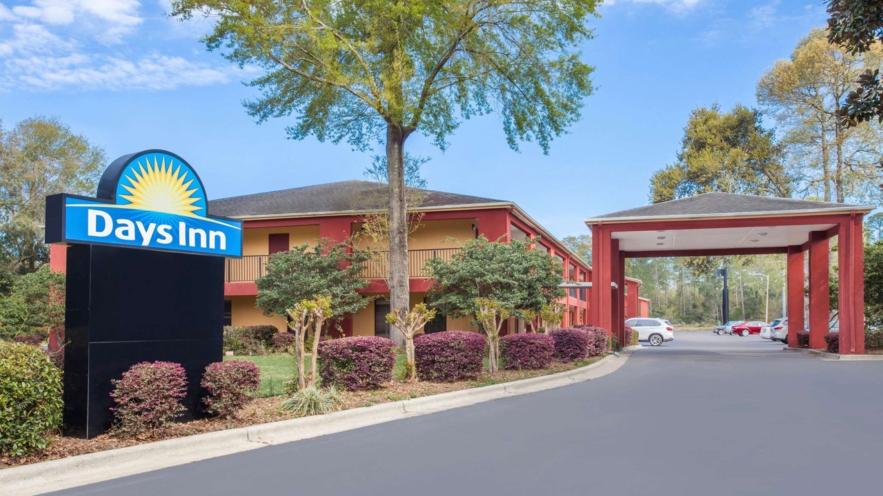 Photo of Buildings in Northwest Pensacola