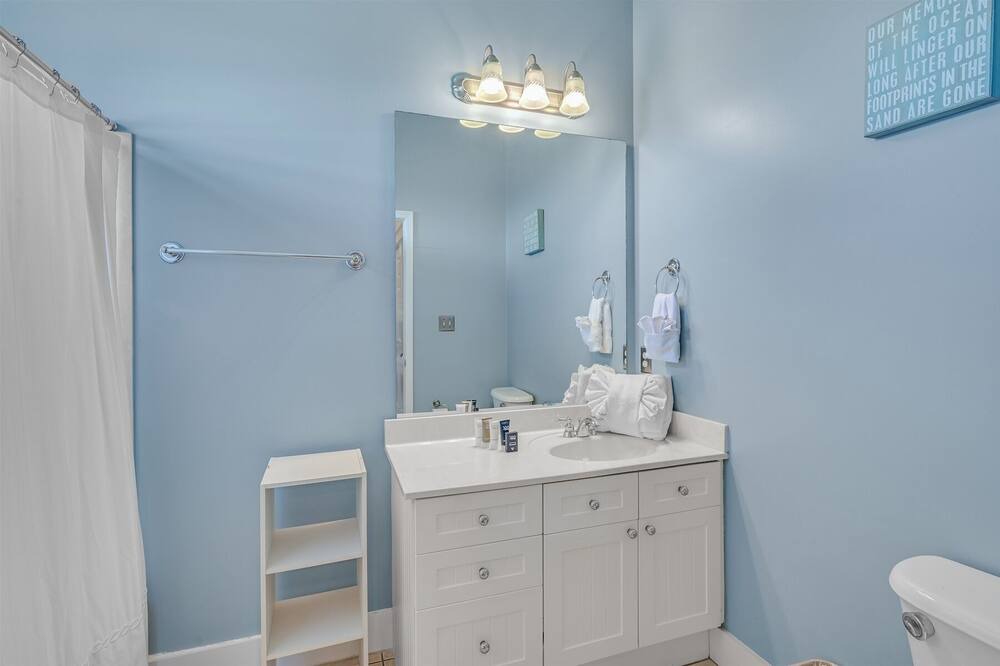 Photo of Bathroom in Village of Sugar Beach